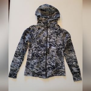 Size 6 Lululemon scuba hoodie print is black lace